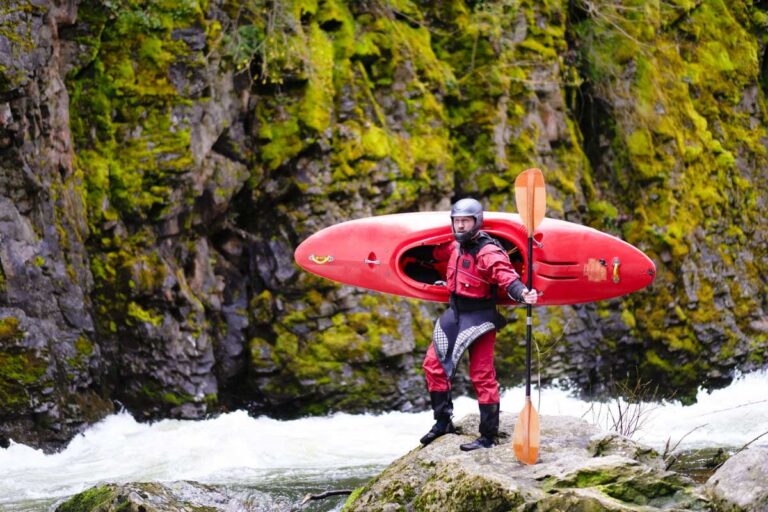 How Far Can You Kayak in a Day? PADDLING 101